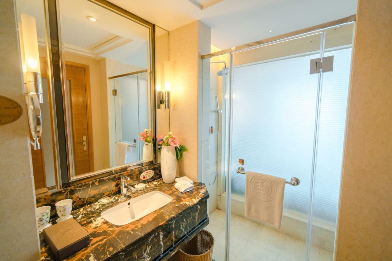 King Century Hotel Zhongshan  Bagian luar foto